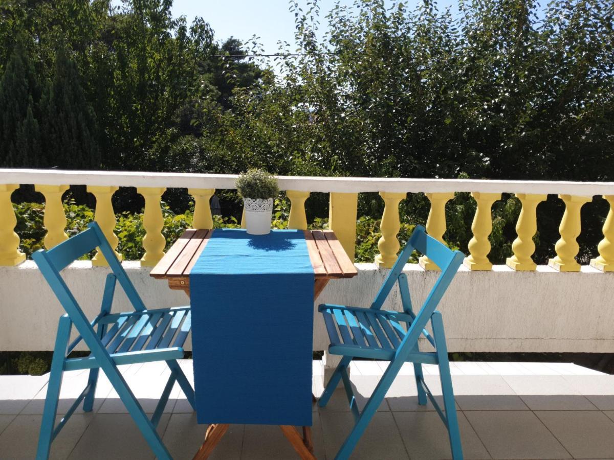 Apartments Mare Banjol Екстериор снимка