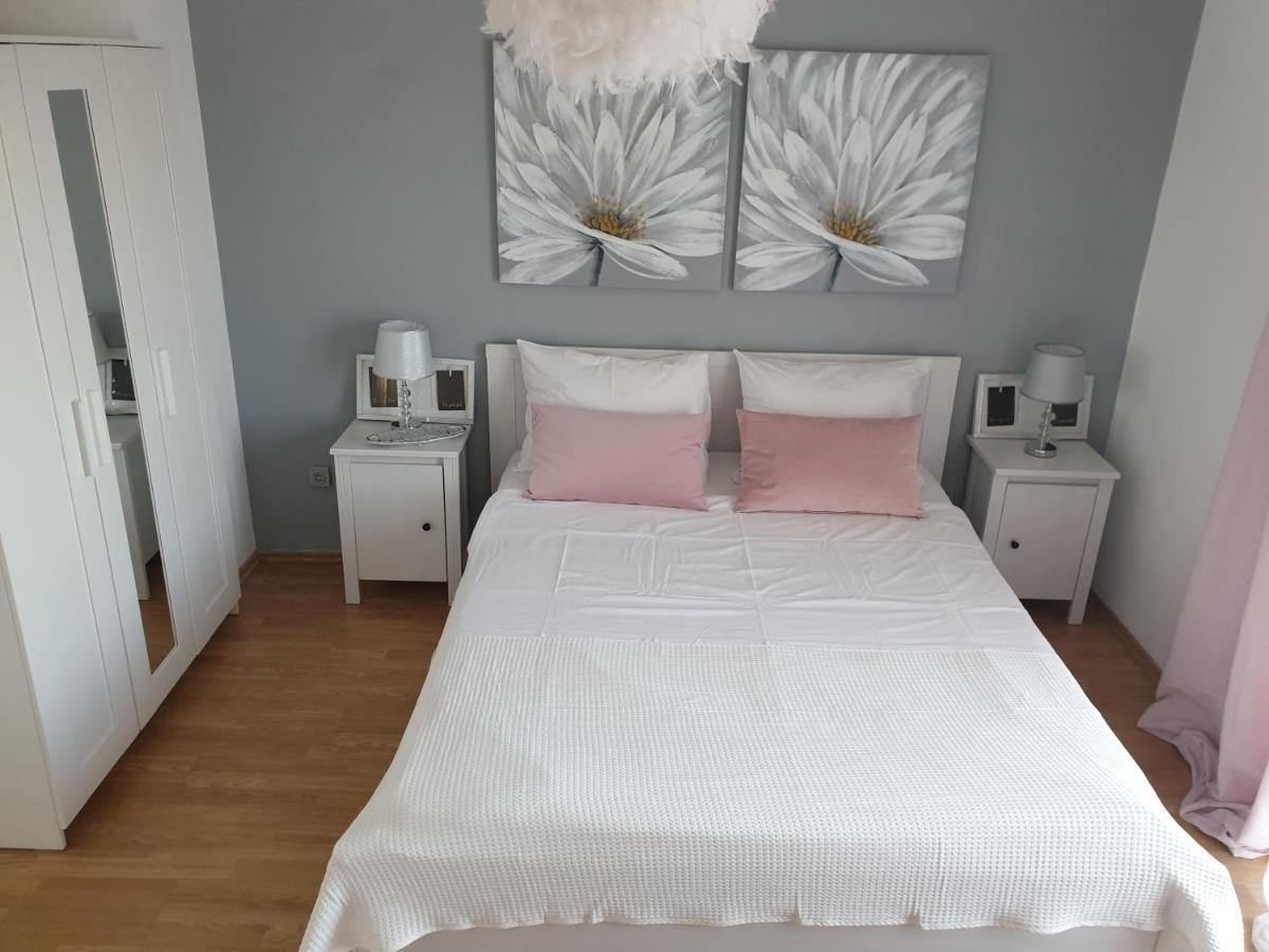 Apartments Mare Banjol Екстериор снимка