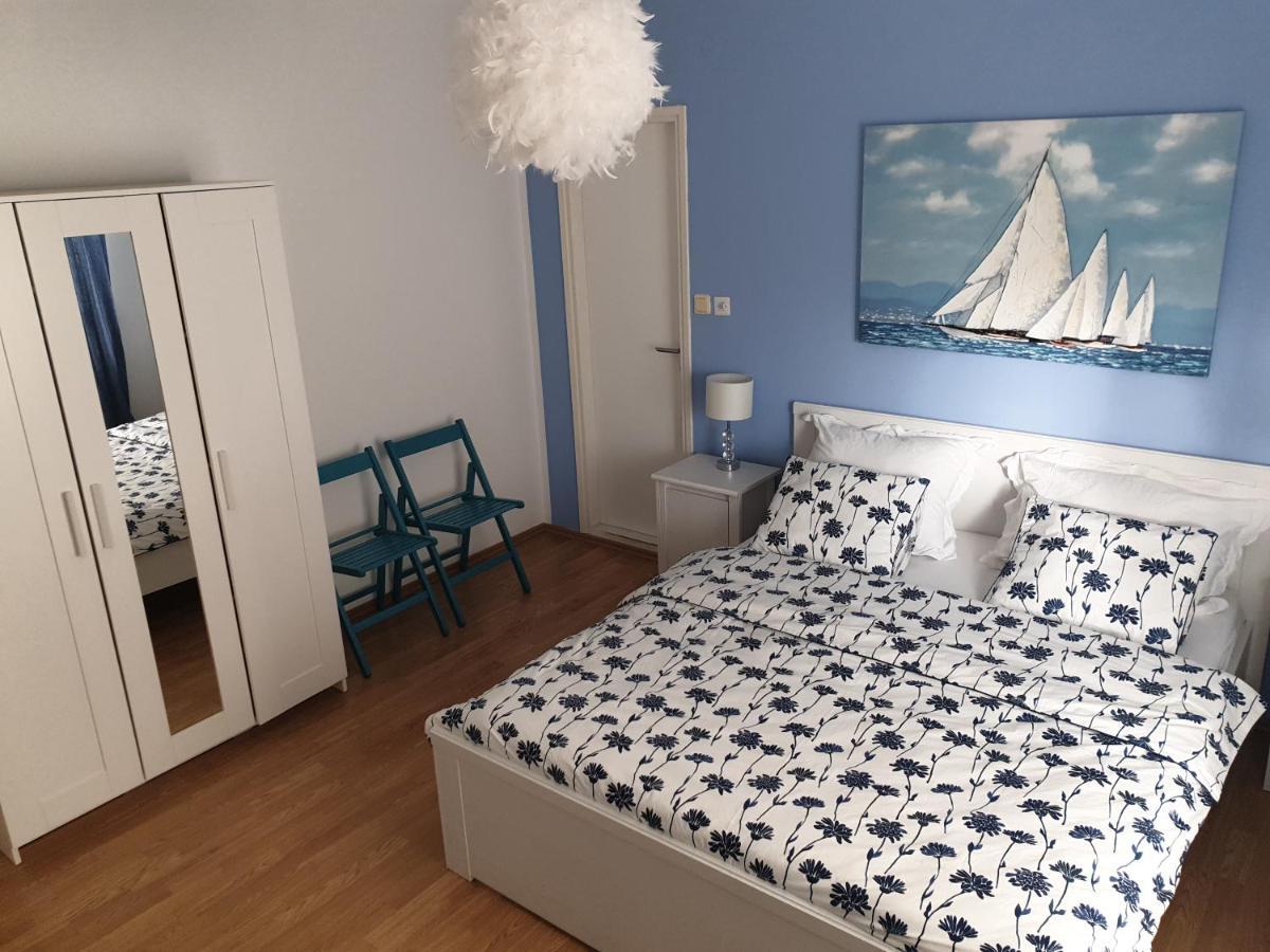 Apartments Mare Banjol Екстериор снимка
