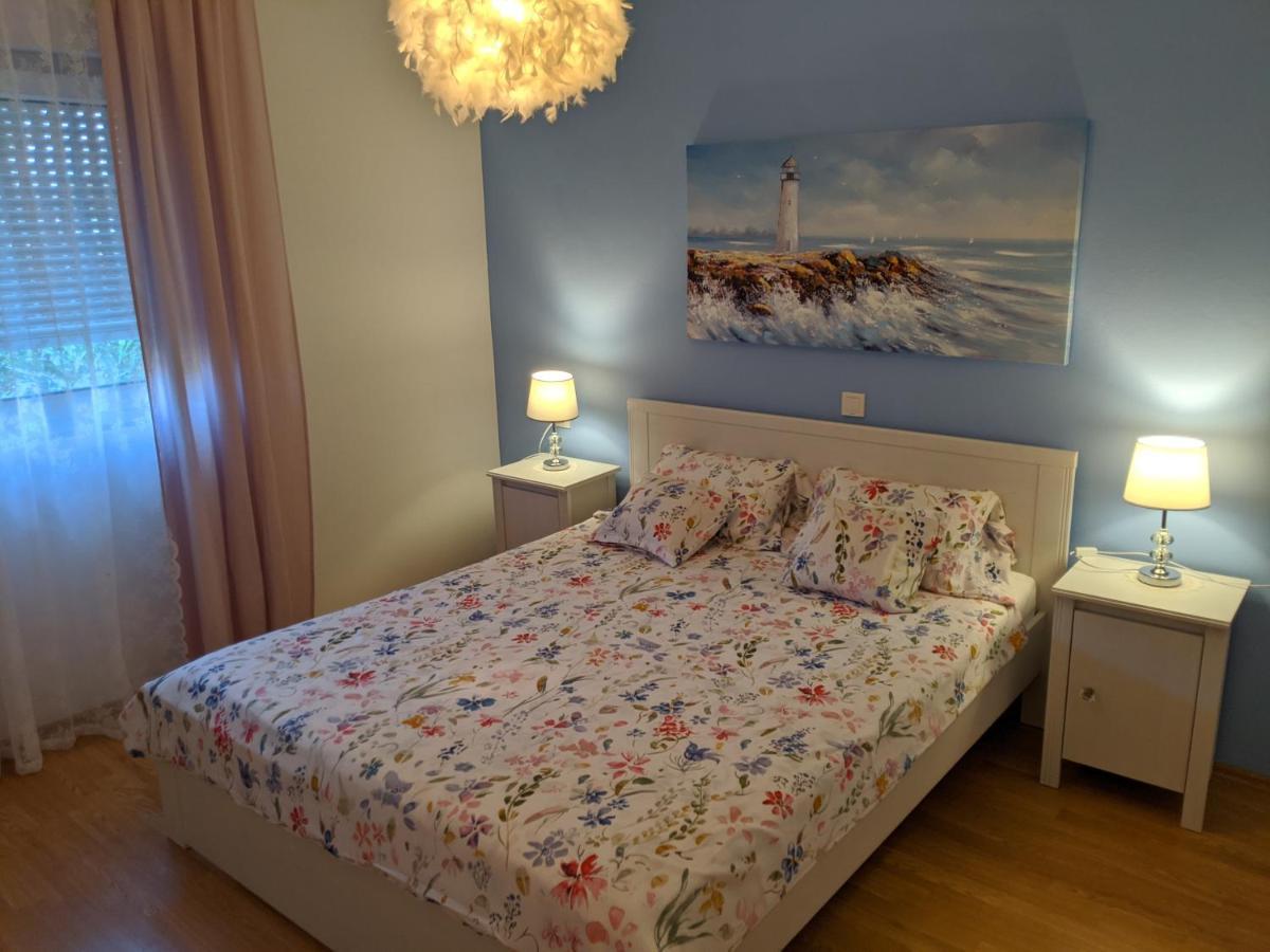 Apartments Mare Banjol Екстериор снимка