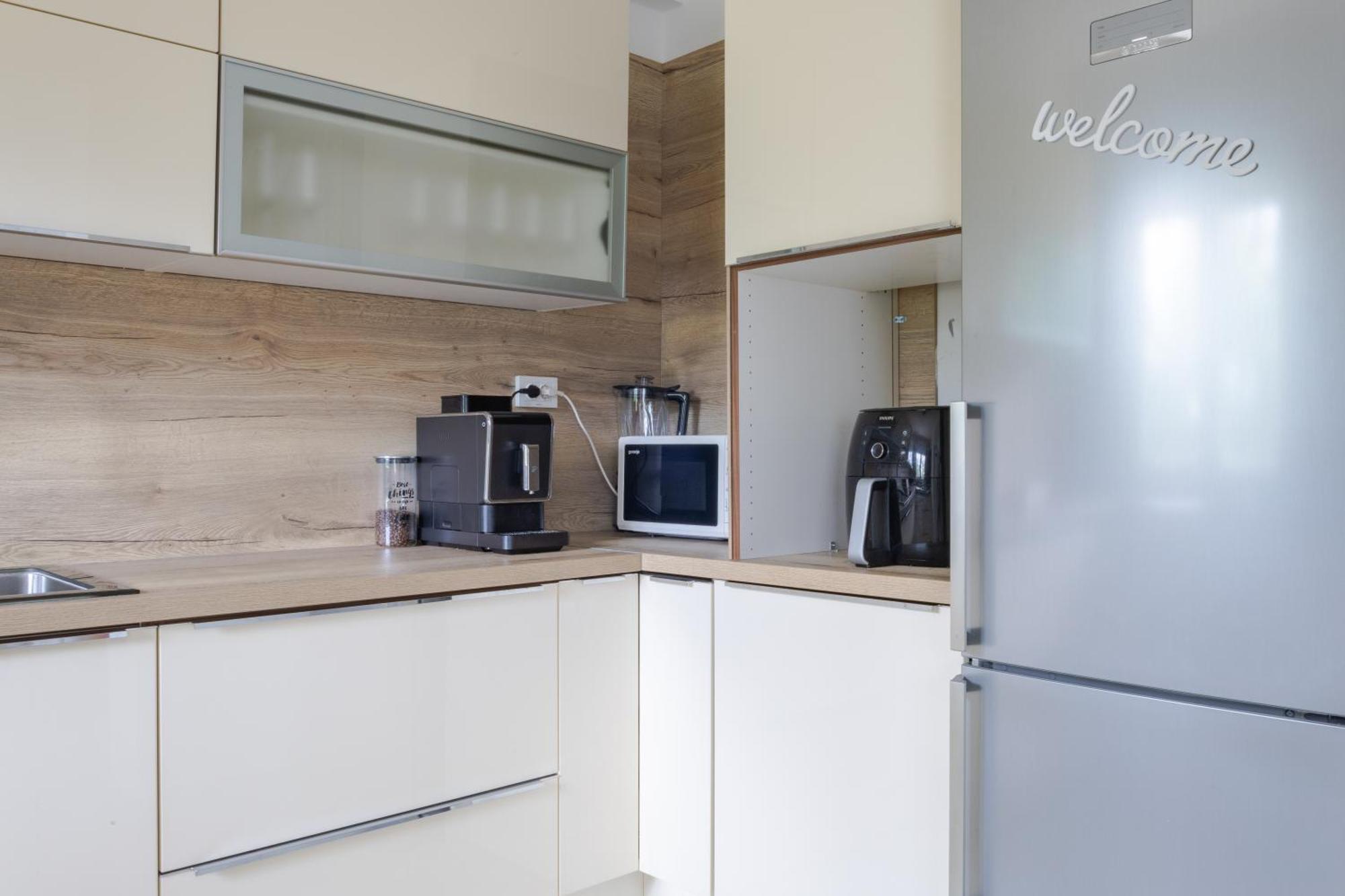 Apartments Mare Banjol Екстериор снимка