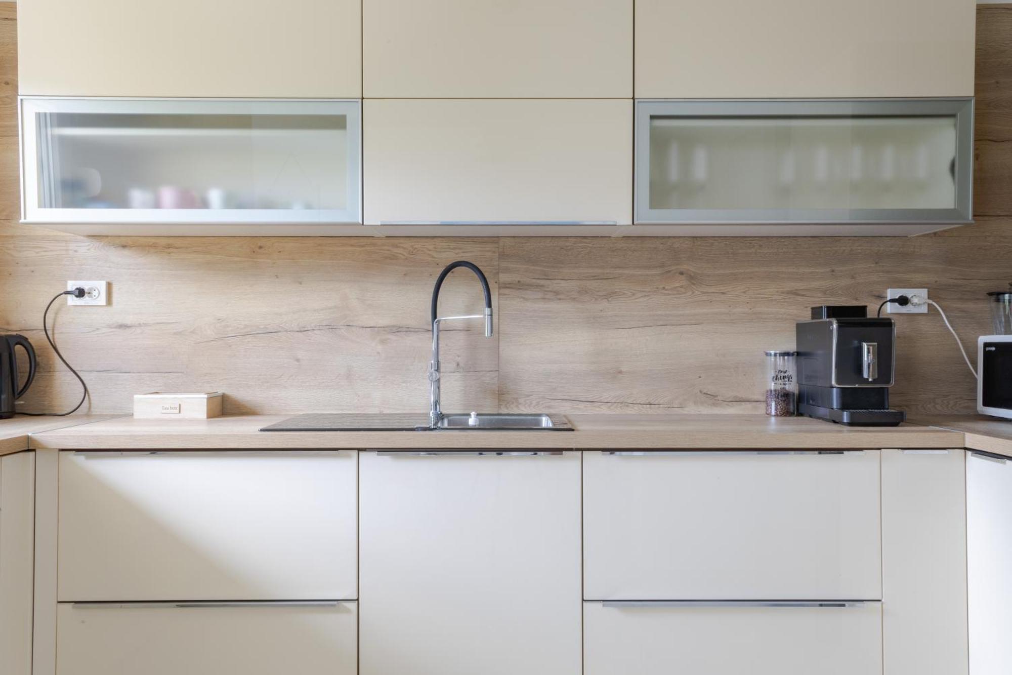 Apartments Mare Banjol Екстериор снимка