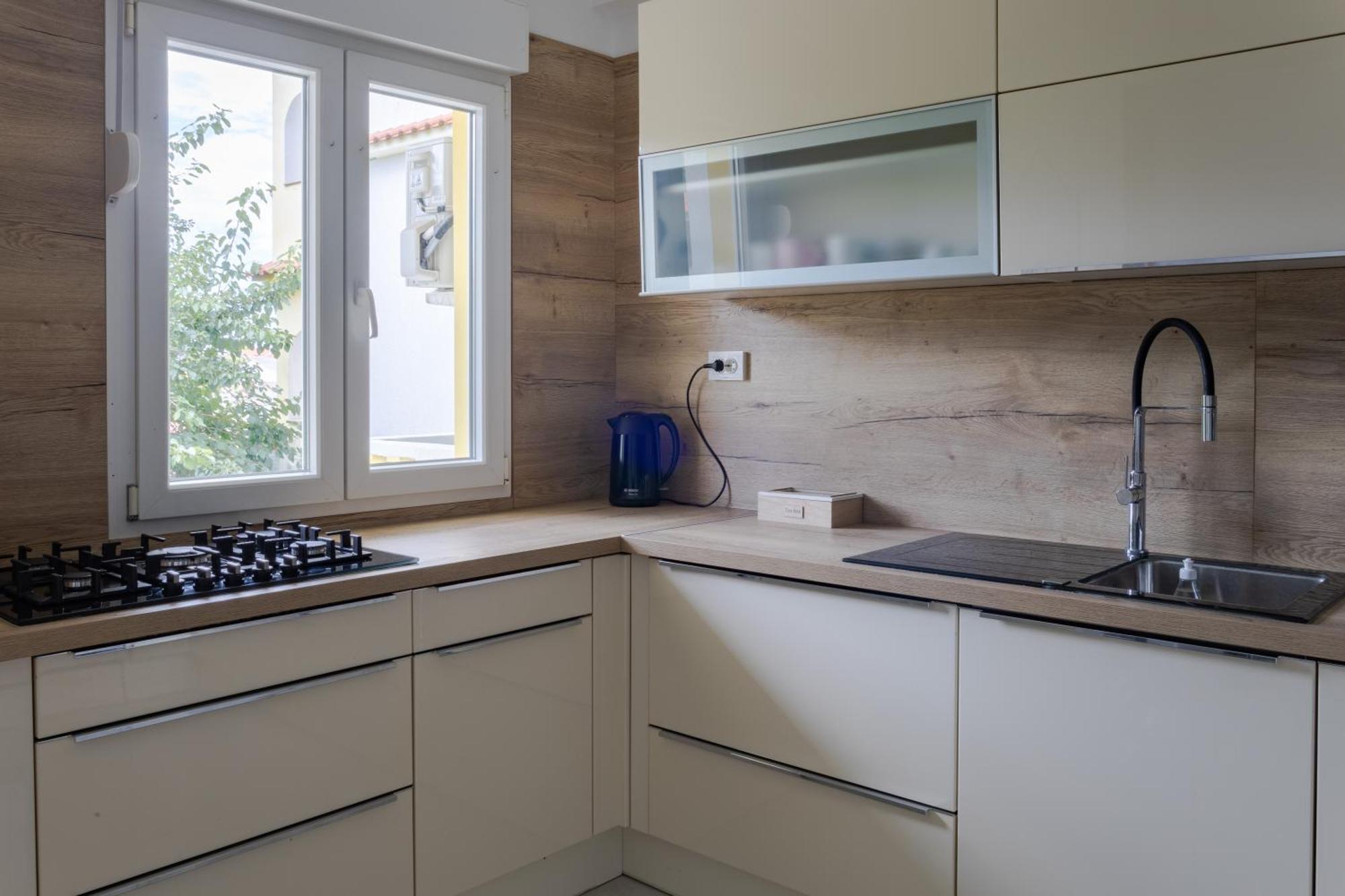 Apartments Mare Banjol Екстериор снимка
