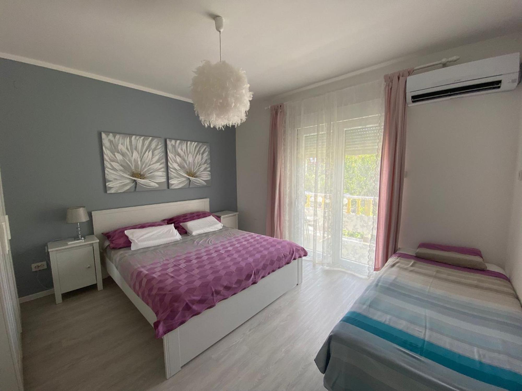 Apartments Mare Banjol Екстериор снимка